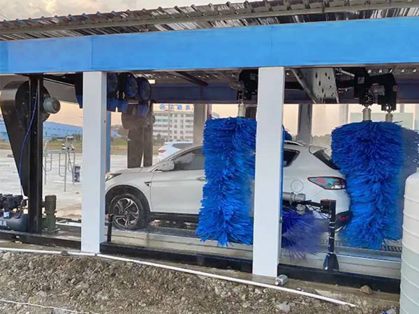 隧道通過式自動(dòng)洗車機(jī)